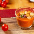 Gazpacho estilo Dvinos con su Guarnición 